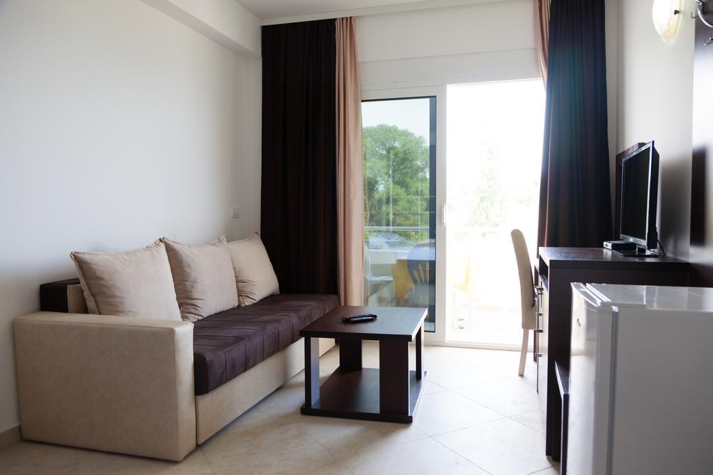 Apartments Art Ούλτσιν Δωμάτιο φωτογραφία