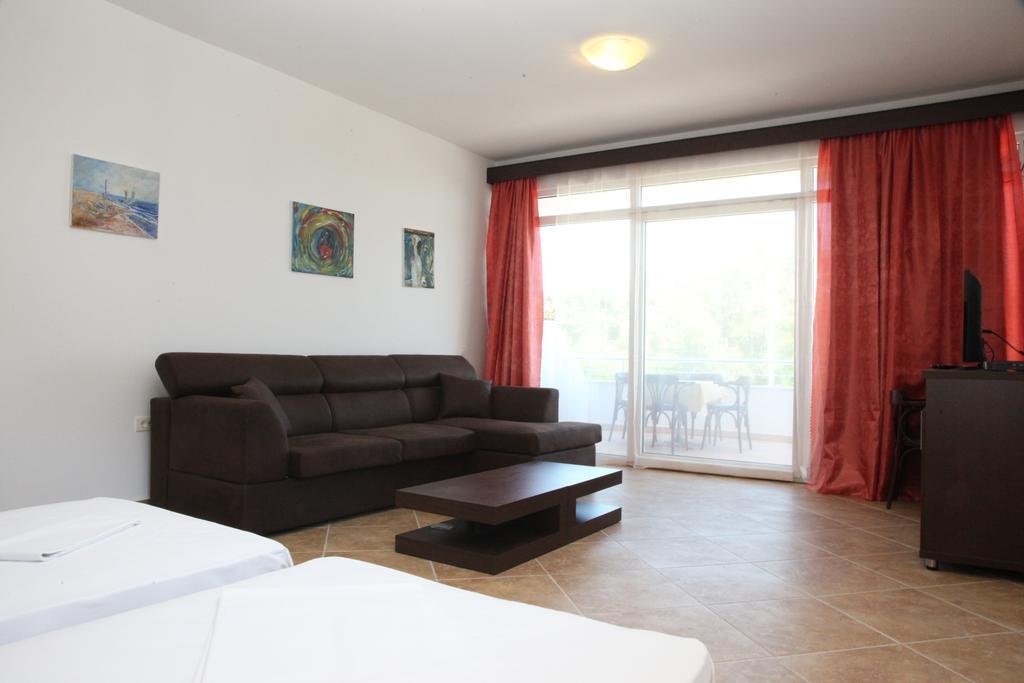 Apartments Art Ούλτσιν Δωμάτιο φωτογραφία
